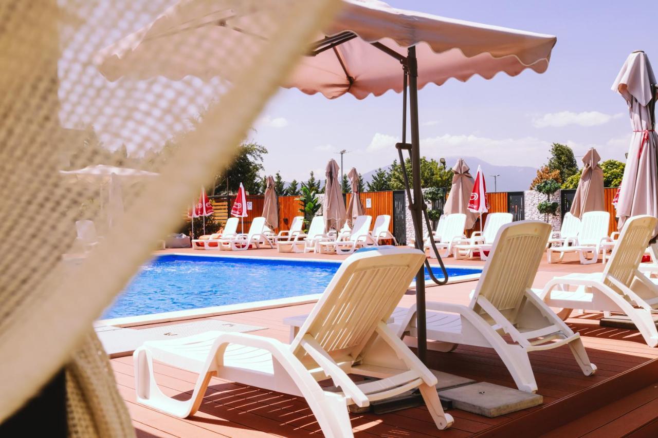 Nafron Hotel Prizren Exterior foto